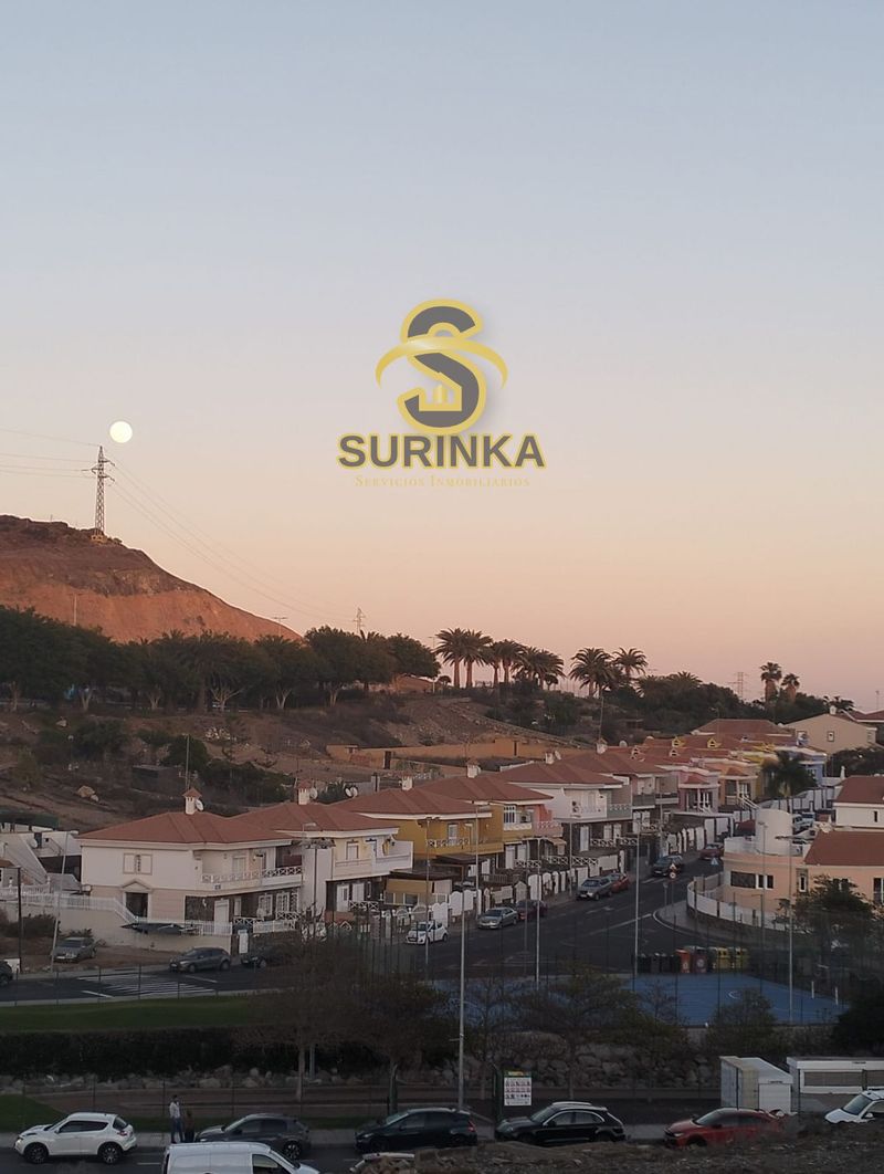 таунхаус на продажу San Bartolomé de Tirajana, Las Palmas. Ref: 1111. Surinka Servicios Integrales