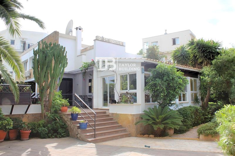 Chalet Independiente en venta Palmanova, Baleares. Ref: 1136. Taylor Building