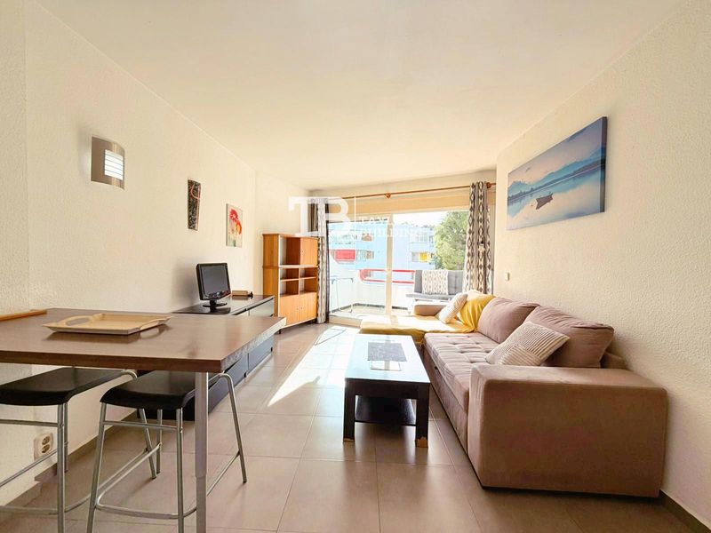 Flat for sale Calvià, Baleares. Ref: 1378. Taylor Building