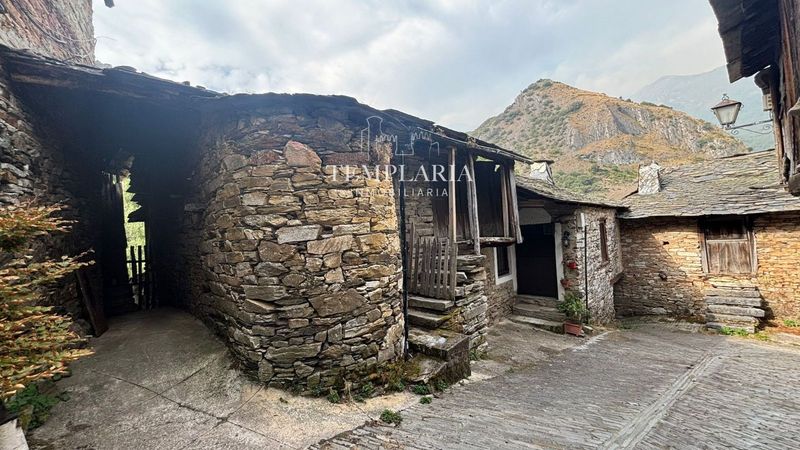 Casa en venta Peñalba De Santiago, León. Ref: 1024. TEMPLARIA INMOBILIARIA