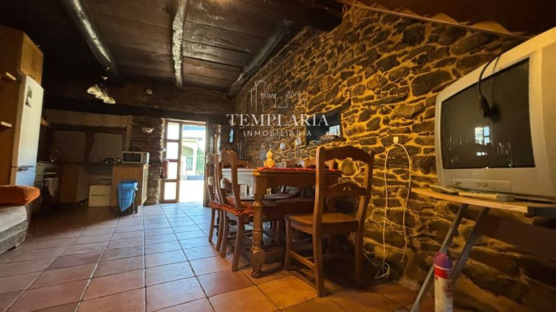 Casa en venta Albares De La Ribera, León. Ref: 1041. TEMPLARIA INMOBILIARIA