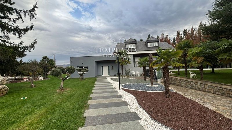 Chalet Independiente en venta Congosto, León. Ref: 1046. TEMPLARIA INMOBILIARIA