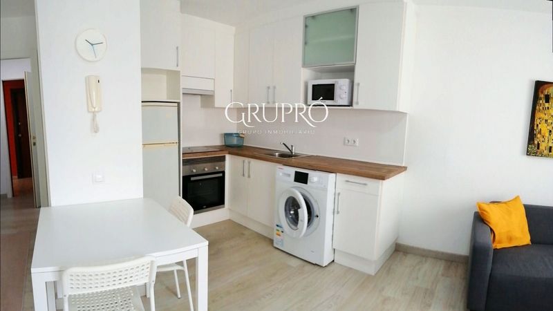 Piso en alquiler Vigo, Pontevedra. Ref: 2055. GRUPRÓ