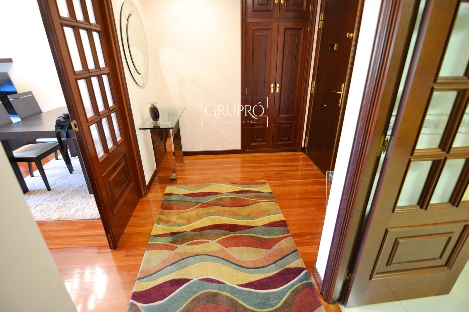 PISO AMUEBLADO DE 3 DORMITORIOS CON GARAJE EN HISPANIDAD