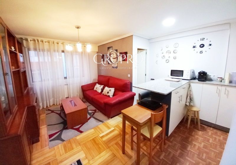 Piso en alquiler Vigo, Pontevedra. Ref: 2365. GRUPRÓ