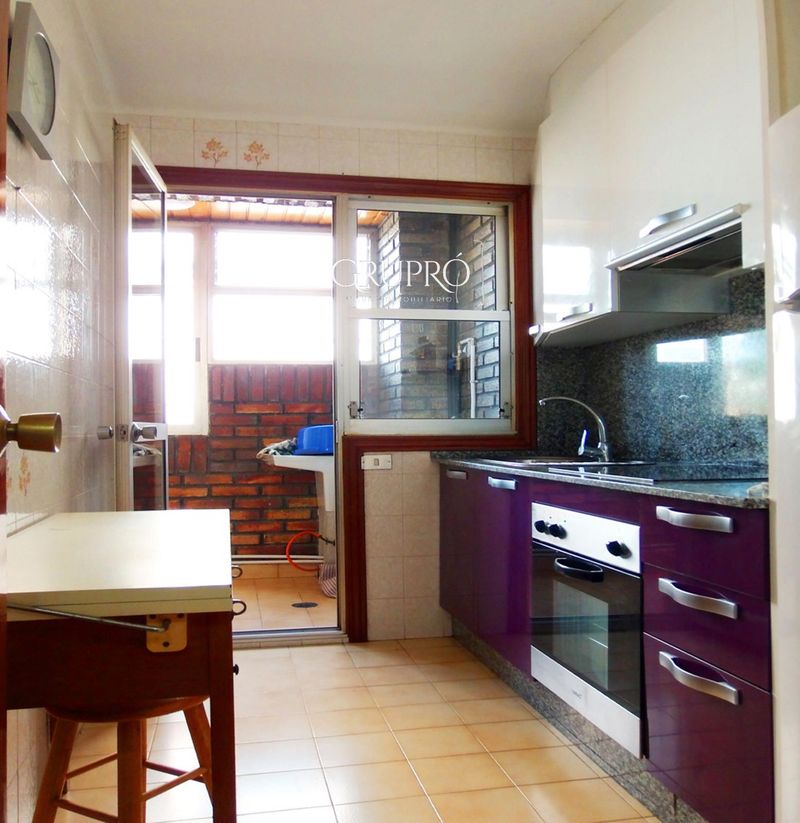 Piso en alquiler Vigo, Pontevedra. Ref: 2952. GRUPRÓ