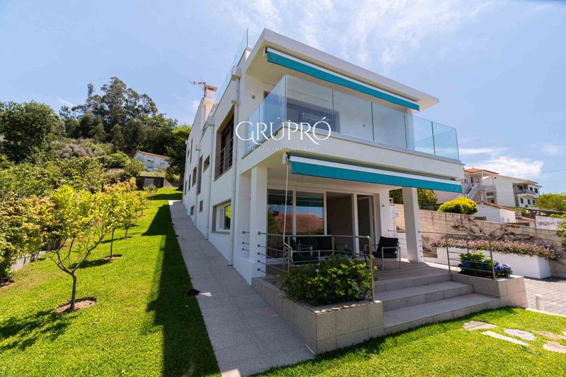 Chalet Independiente en venta Vigo, Pontevedra. Ref: 3720. GRUPRÓ