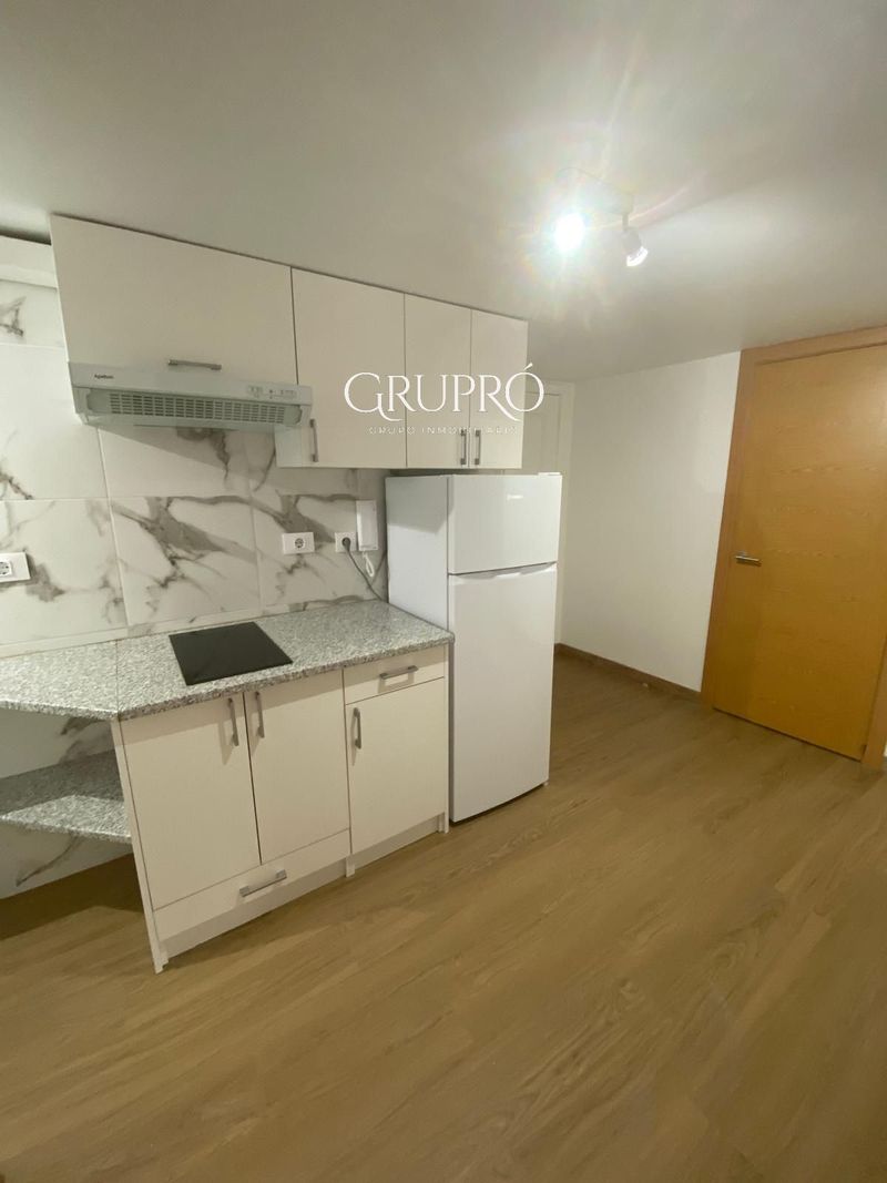 Piso en alquiler Vigo, Pontevedra. Ref: 3982. GRUPRÓ