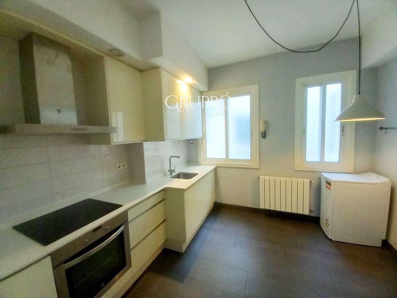 Piso en alquiler Vigo, Pontevedra. Ref: 4035. GRUPRÓ