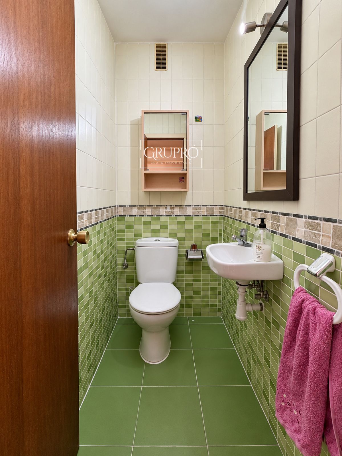 VIVIENDA CON VISTAS AL PUERTO Y UNAS POSIBILIDADES ÚNICAS EN PLENO CENTRO DE BAIONA - Foto 10