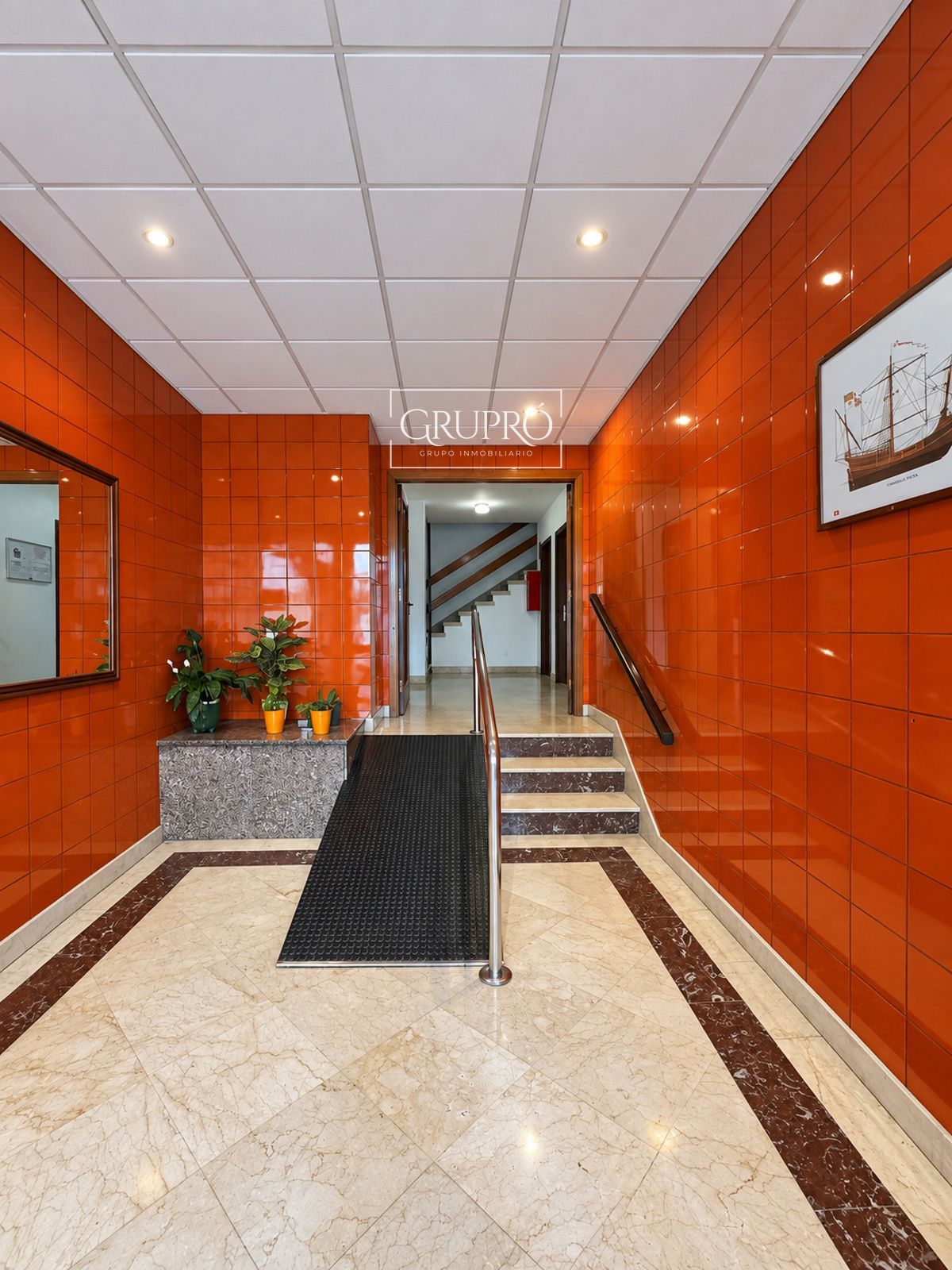 VIVIENDA CON VISTAS AL PUERTO Y UNAS POSIBILIDADES ÚNICAS EN PLENO CENTRO DE BAIONA - Foto 27