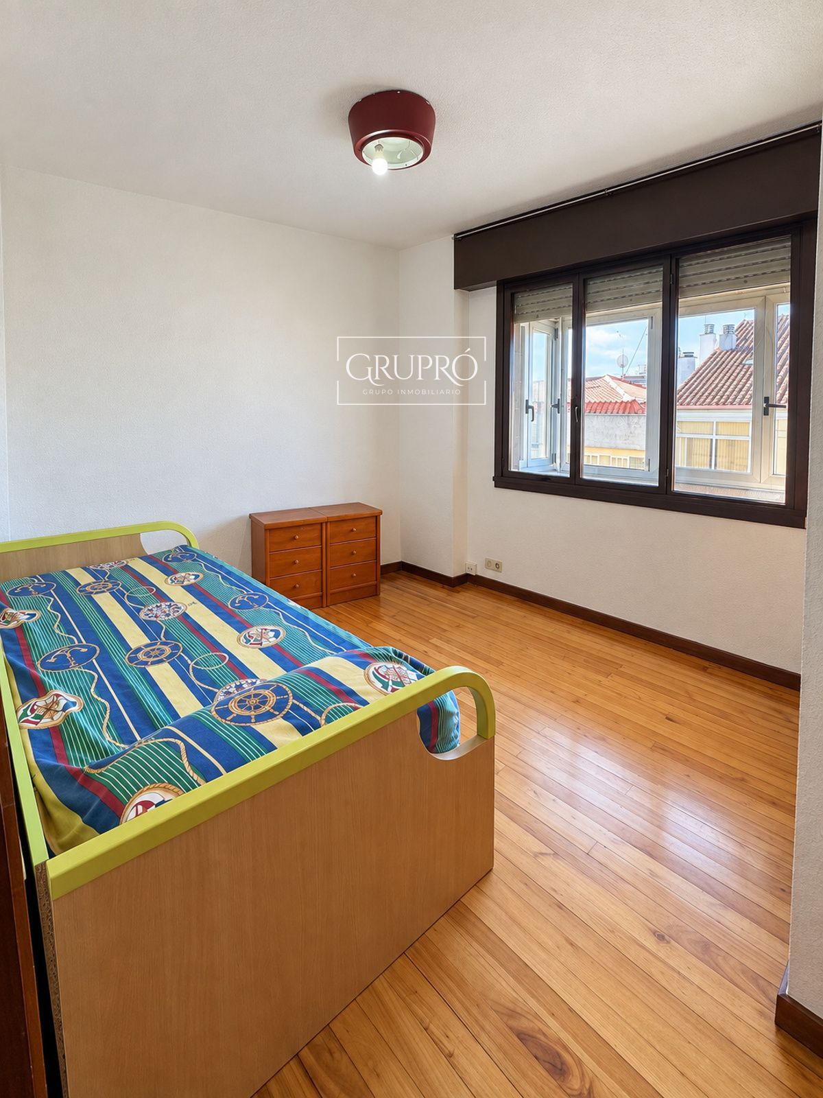 VIVIENDA CON VISTAS AL PUERTO Y UNAS POSIBILIDADES ÚNICAS EN PLENO CENTRO DE BAIONA - Foto 14