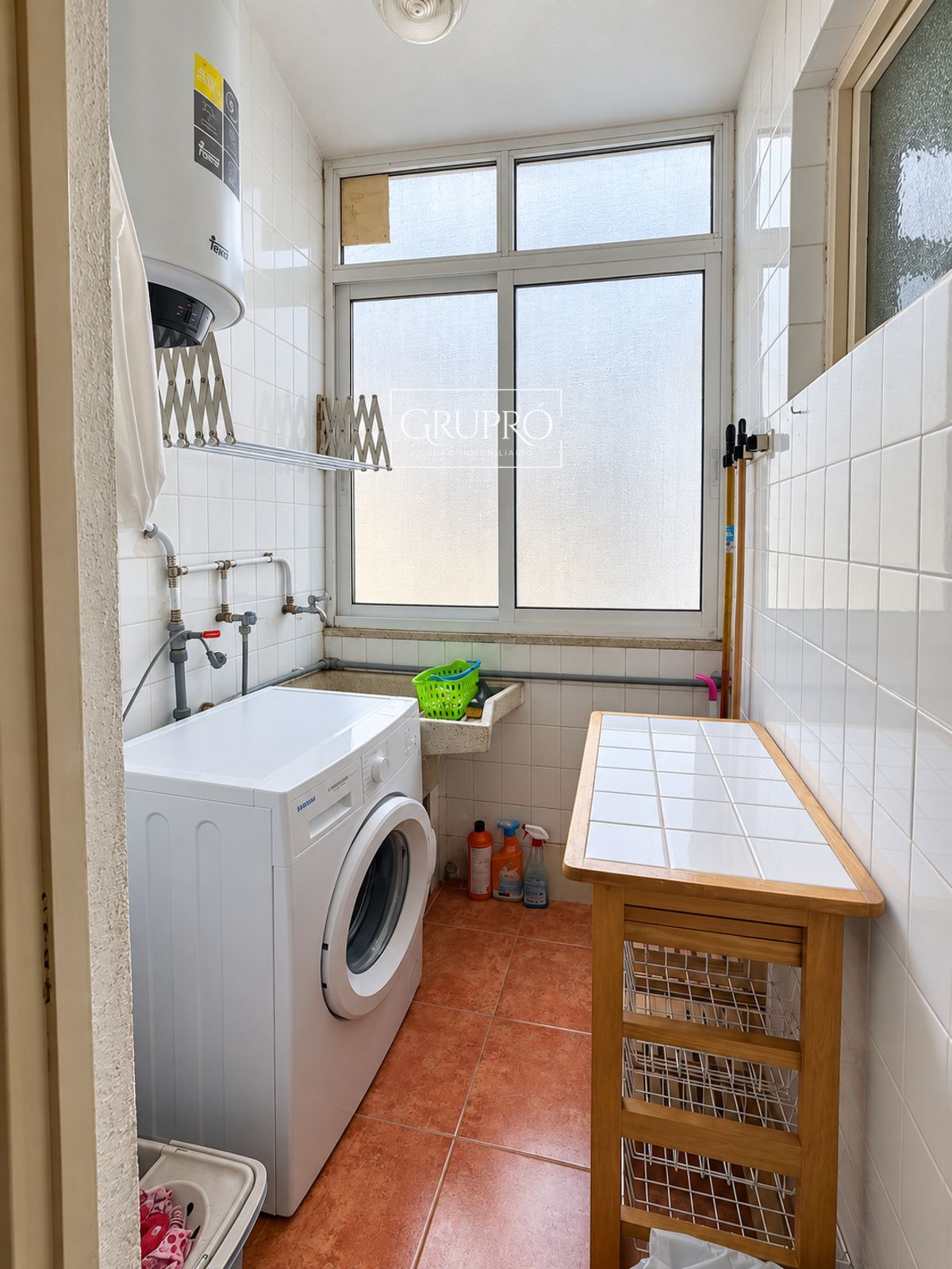 VIVIENDA CON VISTAS AL PUERTO Y UNAS POSIBILIDADES ÚNICAS EN PLENO CENTRO DE BAIONA - Foto 9