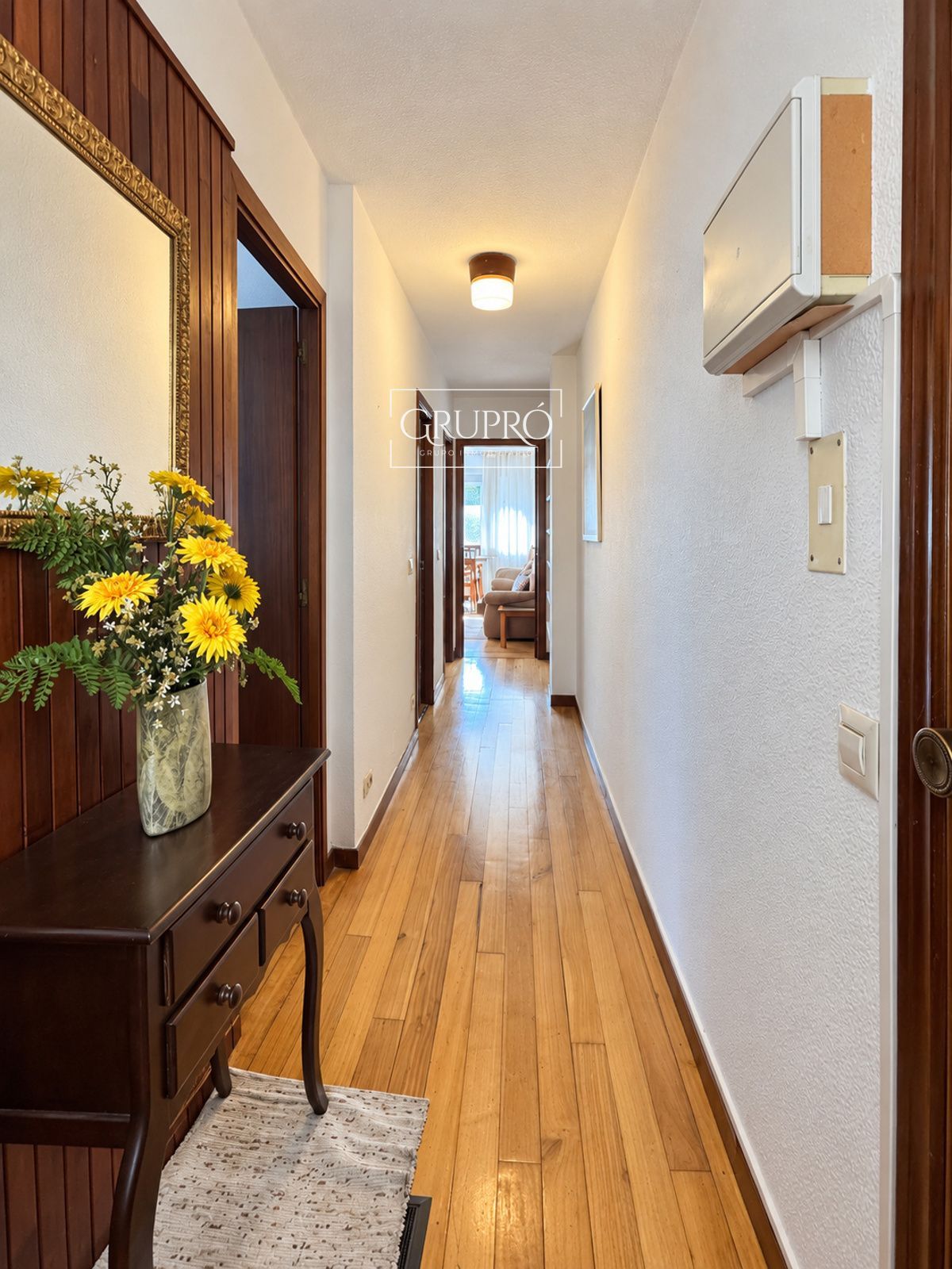 VIVIENDA CON VISTAS AL PUERTO Y UNAS POSIBILIDADES ÚNICAS EN PLENO CENTRO DE BAIONA - Foto 4