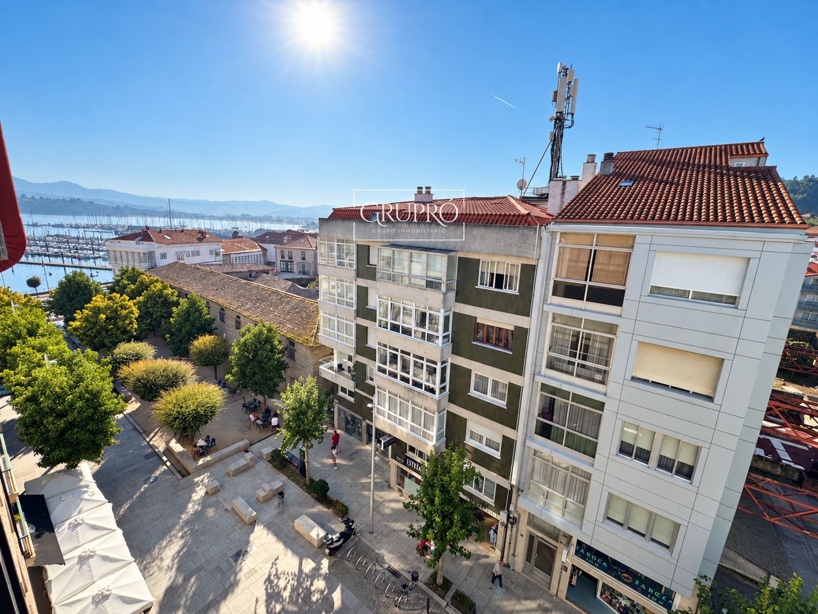 VIVIENDA CON VISTAS AL PUERTO Y UNAS POSIBILIDADES ÚNICAS EN PLENO CENTRO DE BAIONA - Foto 29