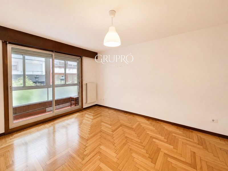 Piso en alquiler Vigo, Pontevedra. Ref: 4515. GRUPRÓ