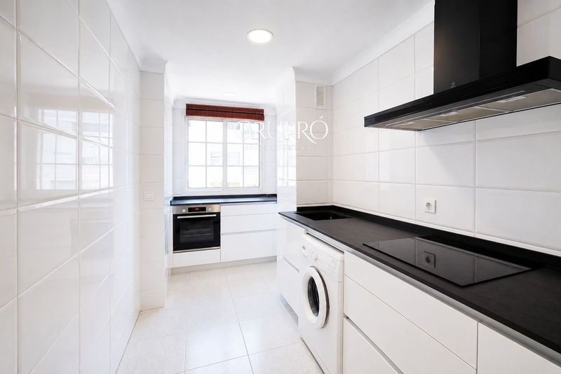 Piso en alquiler Vigo, Pontevedra. Ref: 4587. GRUPRÓ