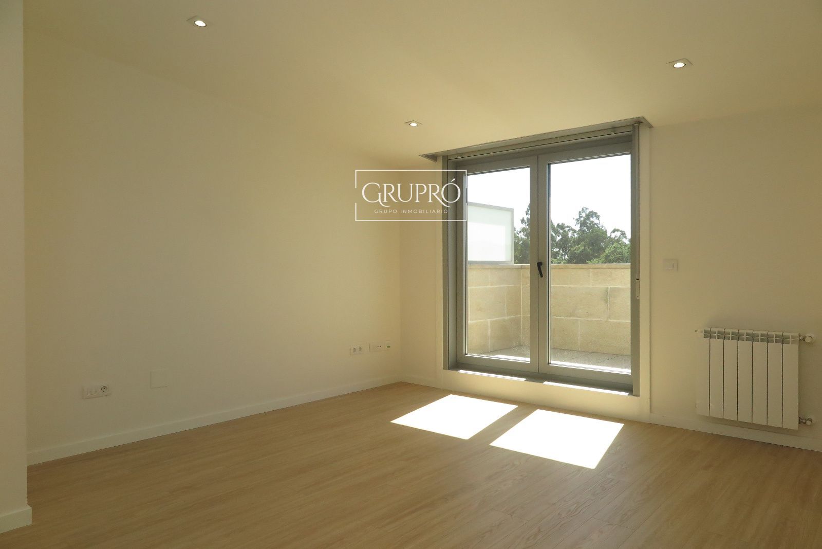Ático de 1 dormitorio, con terraza de 14 metros cuadrados y orientación oeste (sol de tarde)