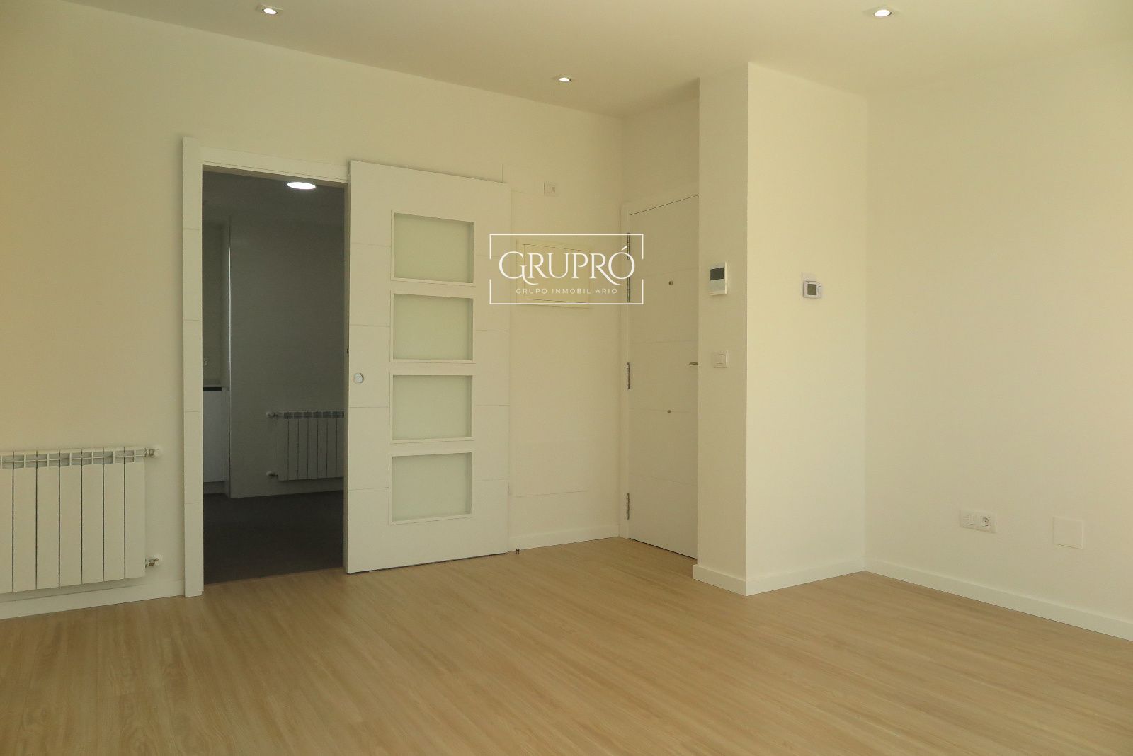 Ático de 1 dormitorio, con terraza de 14 metros cuadrados y orientación oeste (sol de tarde)