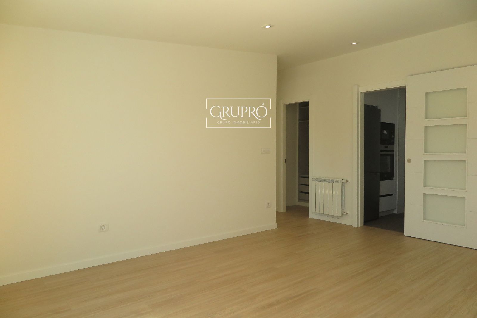 Ático de 1 dormitorio, con terraza de 14 metros cuadrados y orientación oeste (sol de tarde)