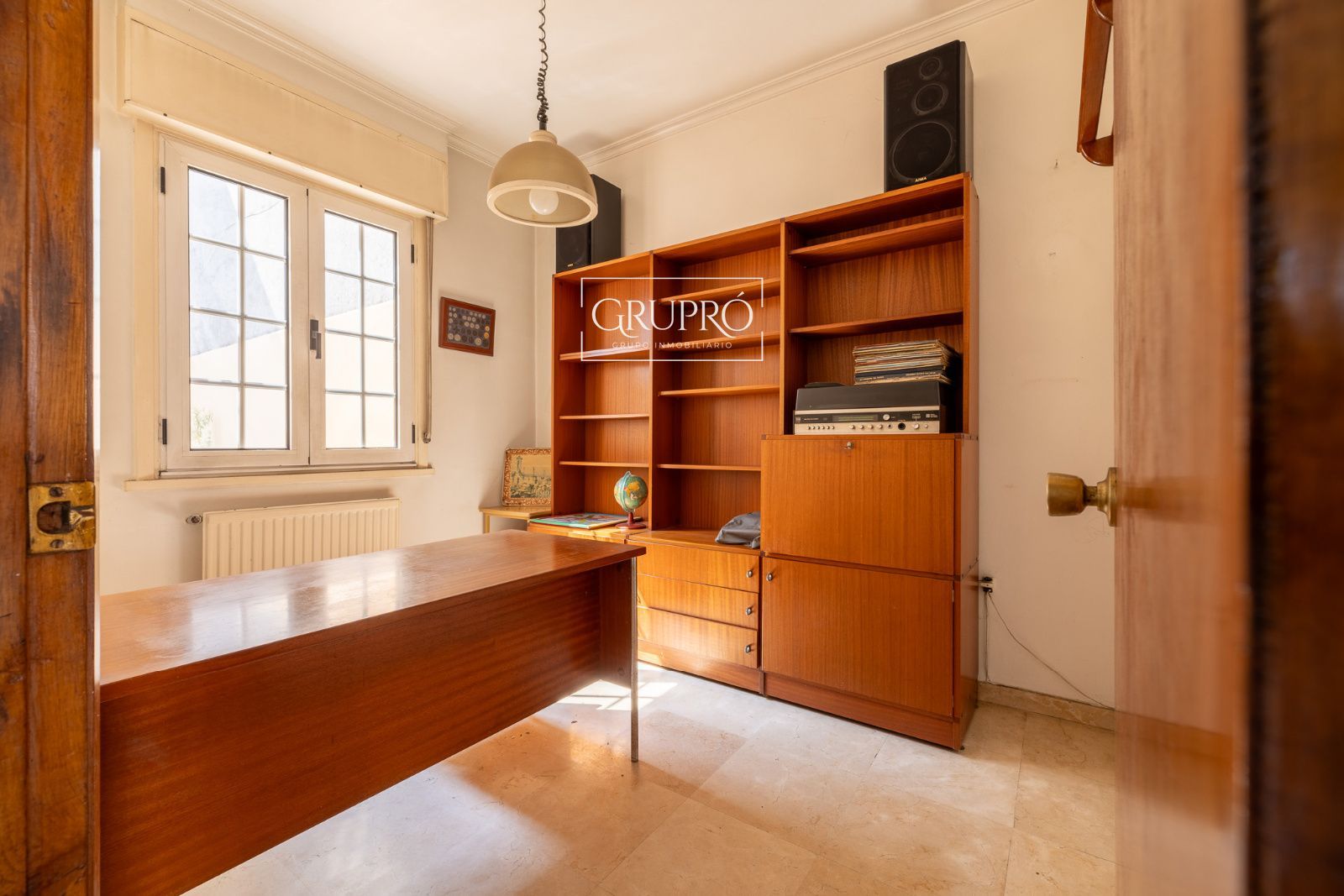 CASA EN VENTA EN VIGO CON TODOS LOS SERVICIOS DE PRIMERA NECESIDAD A MANO