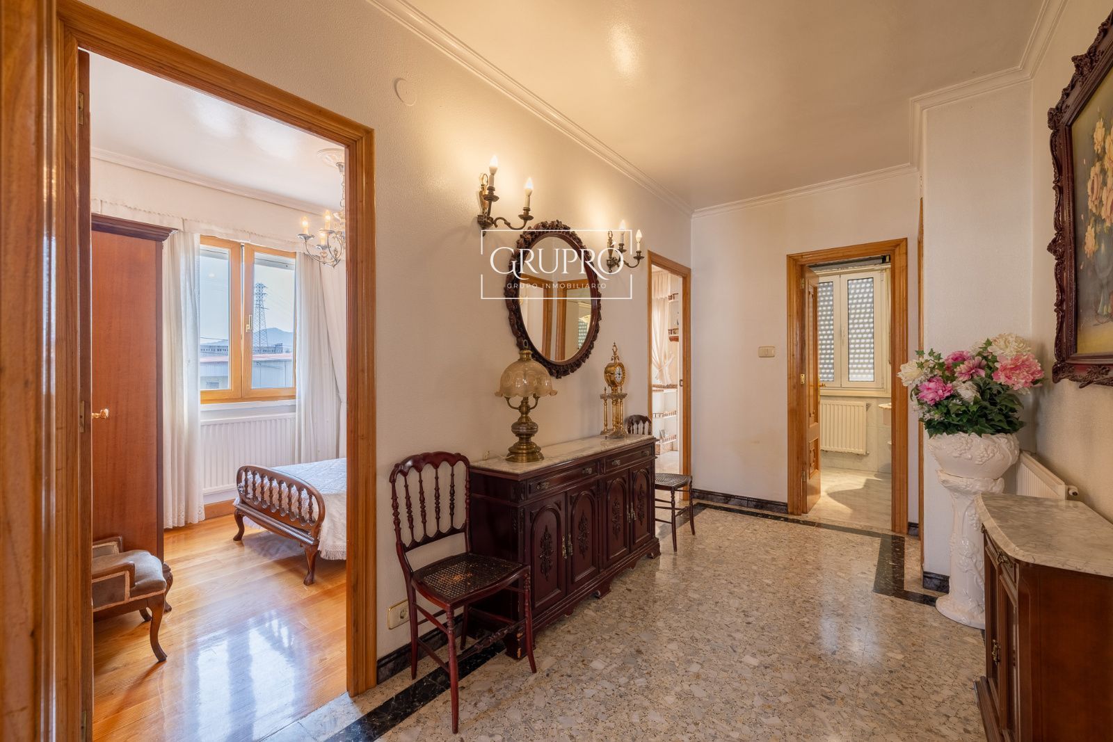 CASA EN VENTA EN VIGO CON TODOS LOS SERVICIOS DE PRIMERA NECESIDAD A MANO
