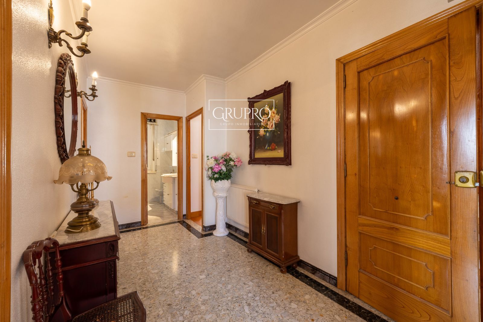 CASA EN VENTA EN VIGO CON TODOS LOS SERVICIOS DE PRIMERA NECESIDAD A MANO