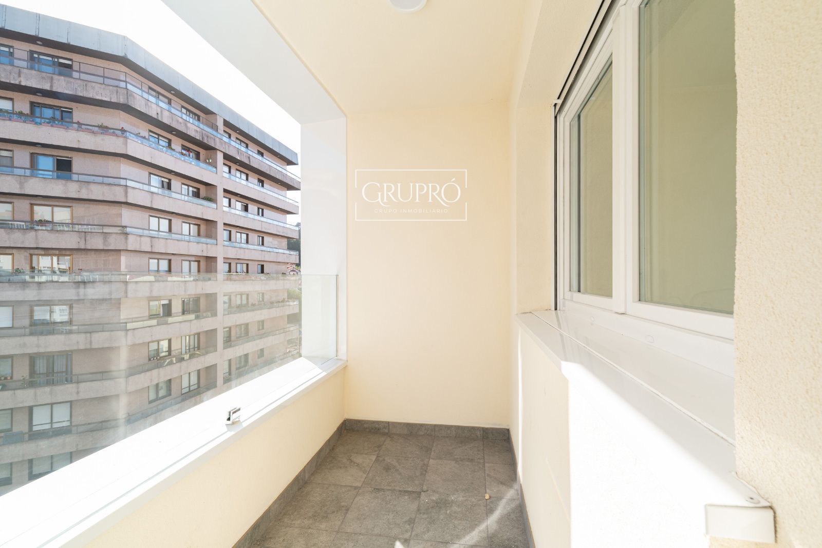 PISO DE 4 HABITACIONES CON GARAJE AL LADO DE PLAZA ELÍPTICA