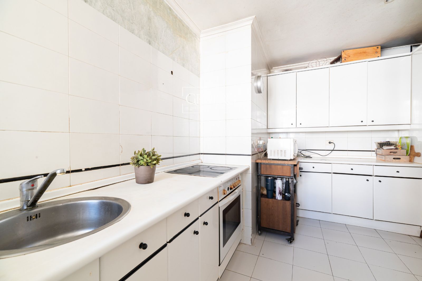 PISO DE 4 HABITACIONES CON GARAJE AL LADO DE PLAZA ELÍPTICA
