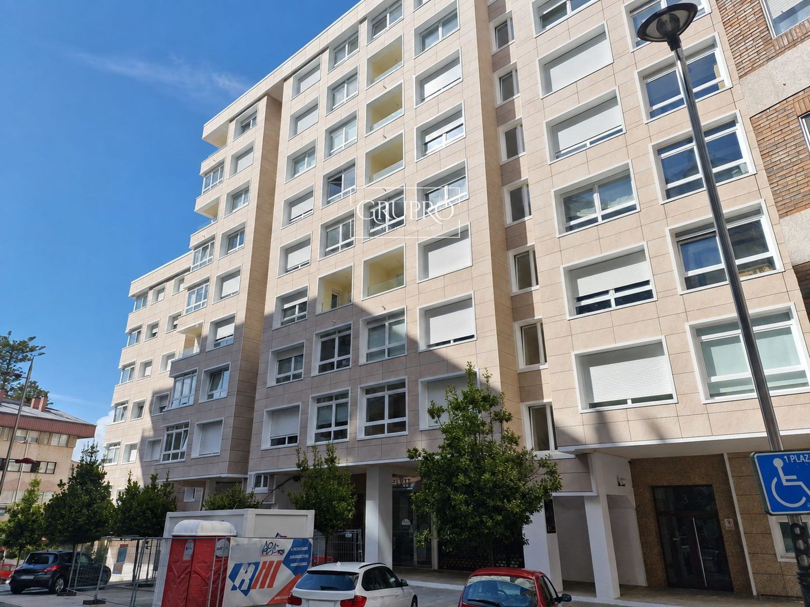 PISO DE 4 HABITACIONES CON GARAJE AL LADO DE PLAZA ELÍPTICA