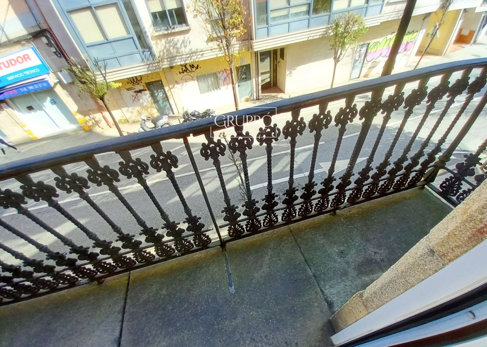 PISO DE 3 HABITACIONES AMUEBLADO EN TOMÁS ALONSO (BOUZAS)