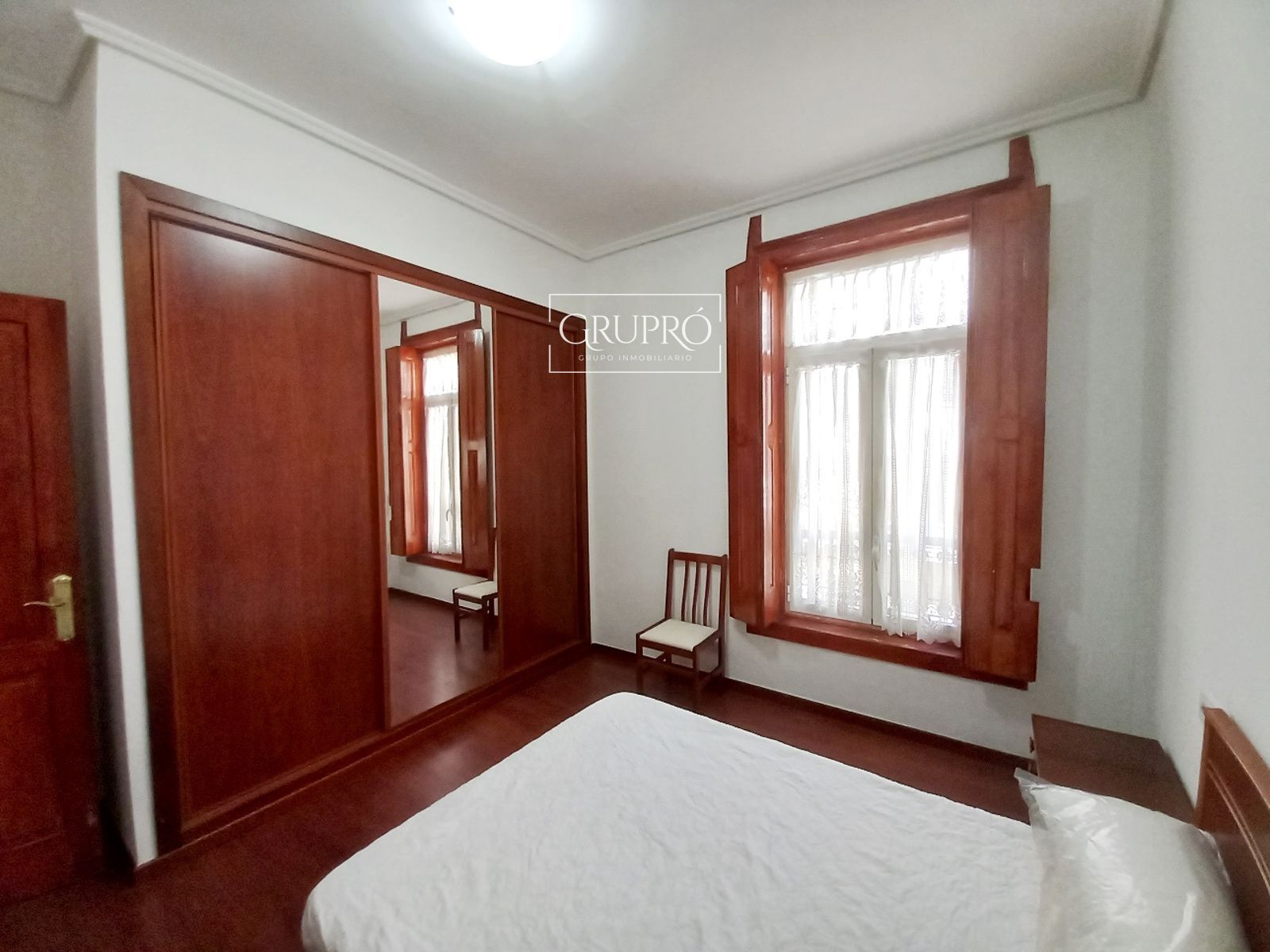 PISO DE 3 HABITACIONES AMUEBLADO EN TOMÁS ALONSO (BOUZAS)