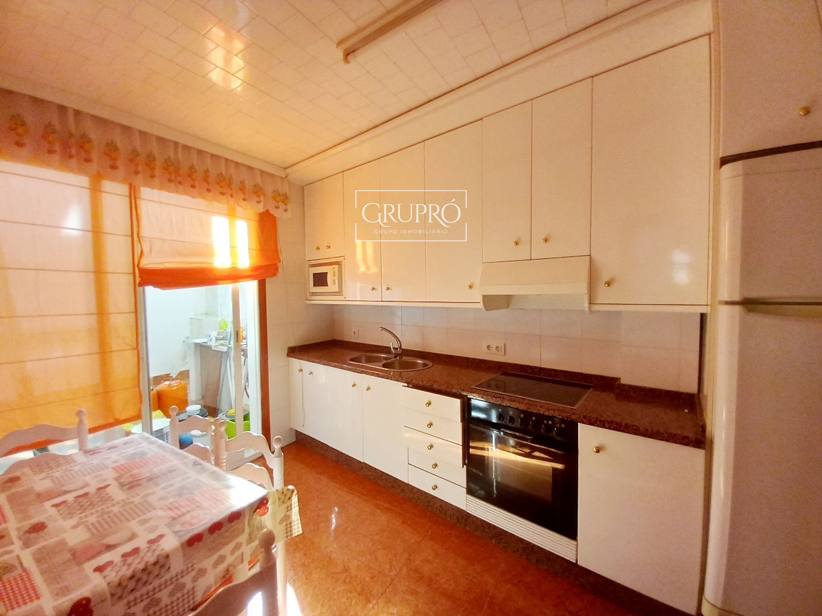 PISO DE 3 HABITACIONES AMUEBLADO EN TOMÁS ALONSO (BOUZAS)
