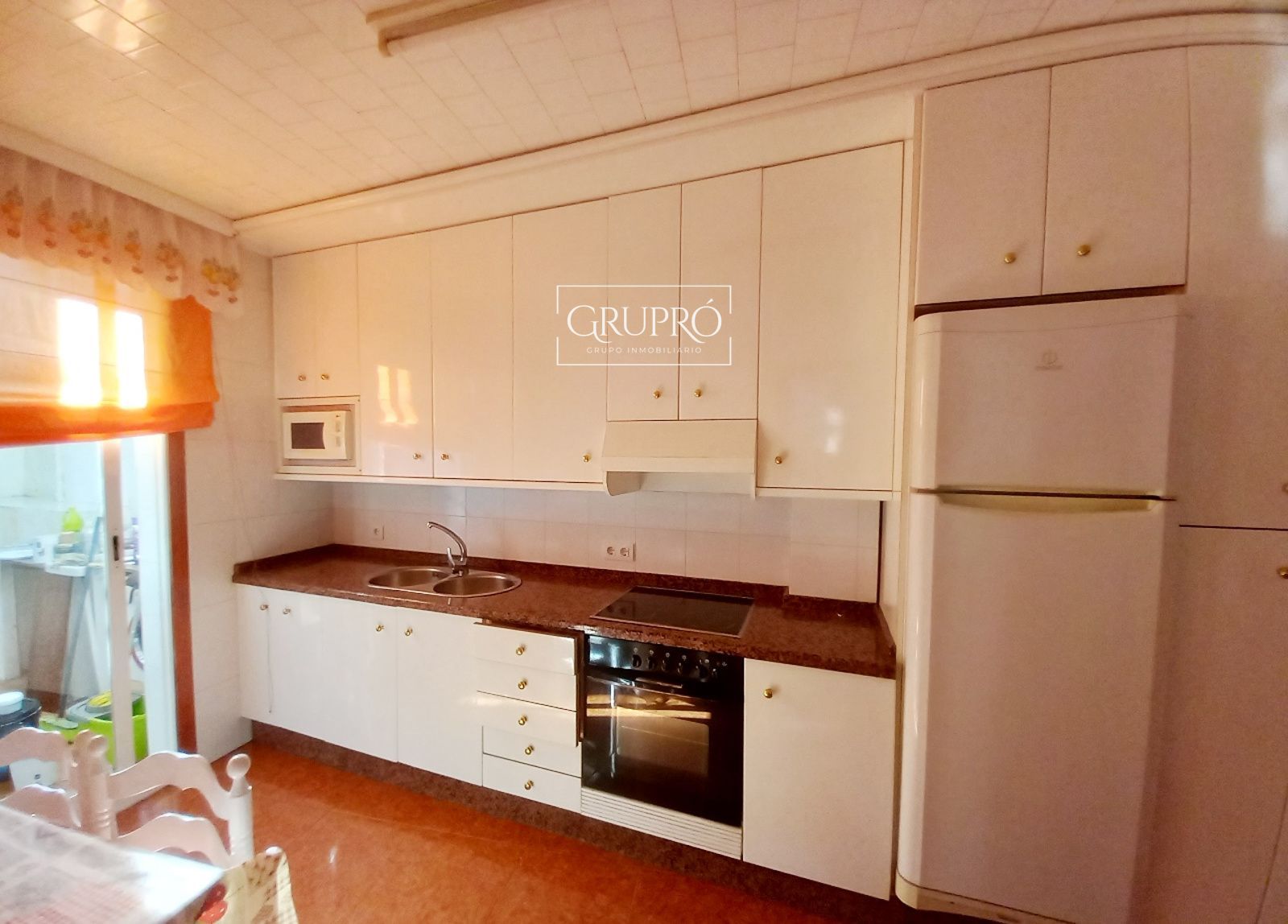 PISO DE 3 HABITACIONES AMUEBLADO EN TOMÁS ALONSO (BOUZAS)