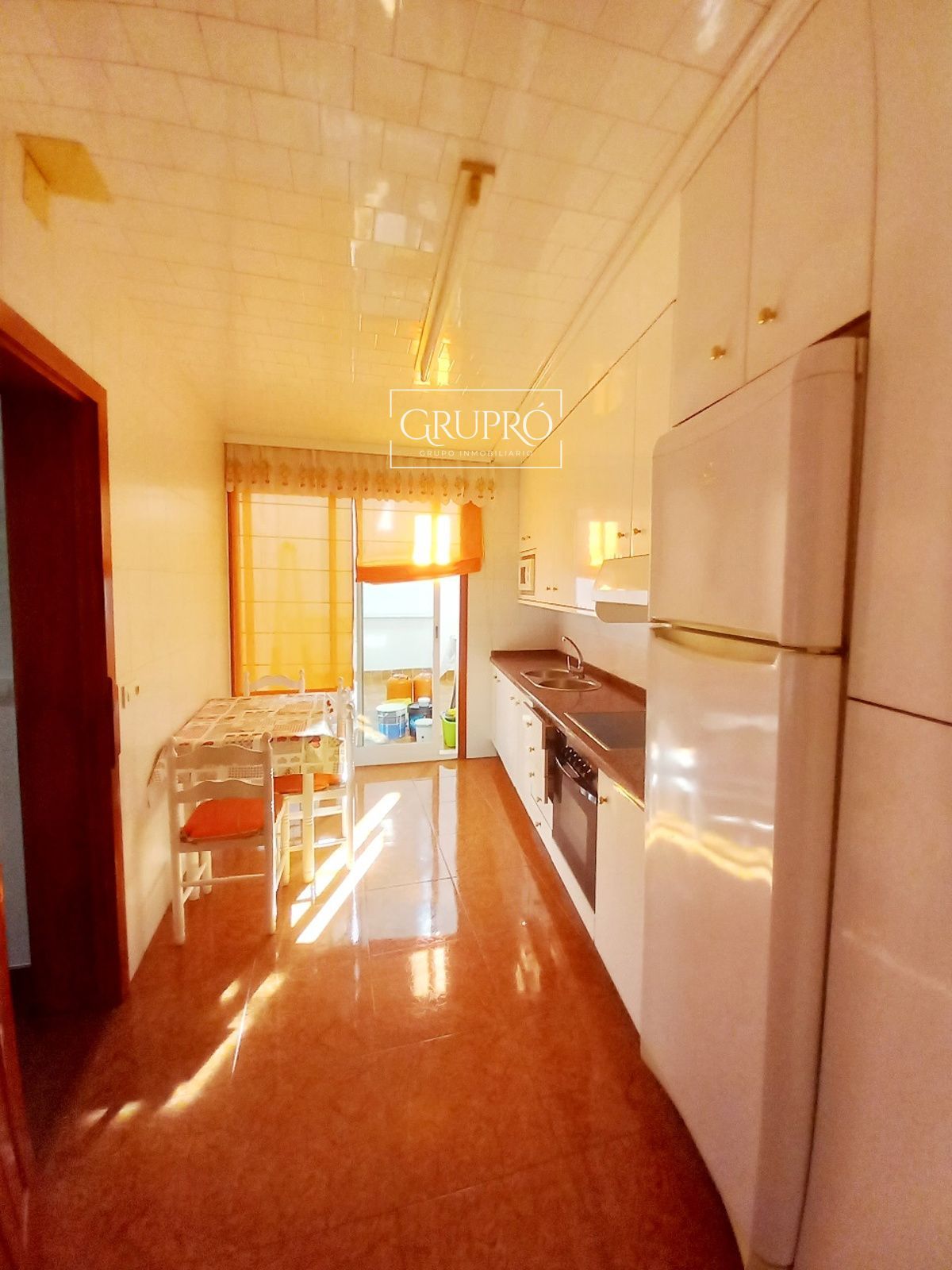 PISO DE 3 HABITACIONES AMUEBLADO EN TOMÁS ALONSO (BOUZAS)