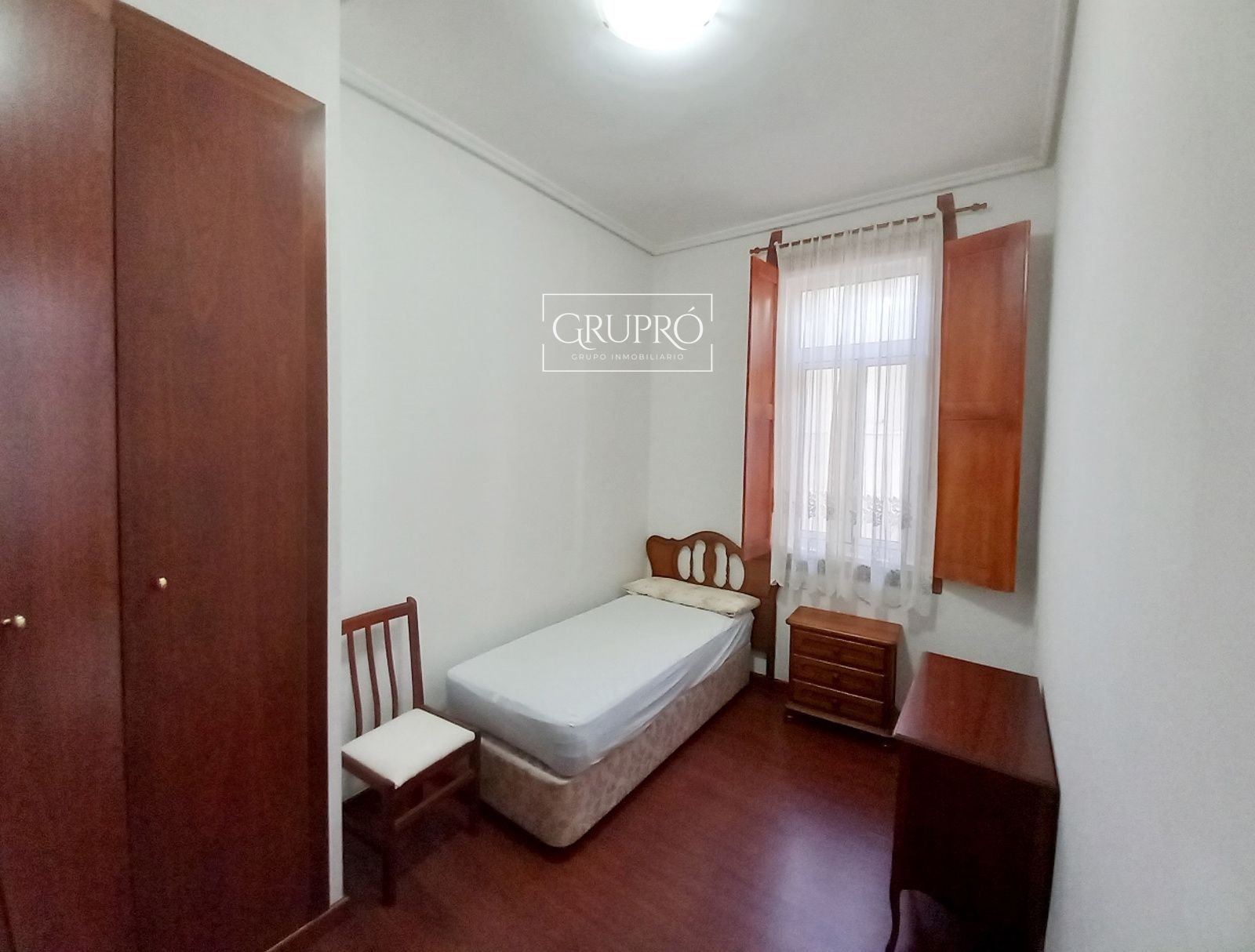 PISO DE 3 HABITACIONES AMUEBLADO EN TOMÁS ALONSO (BOUZAS)
