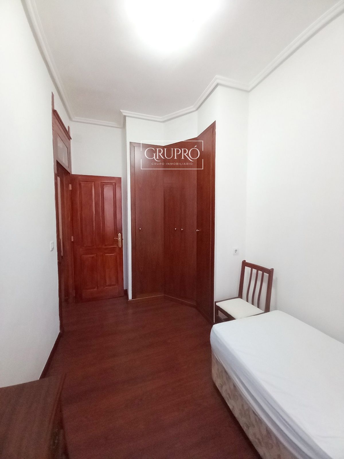 PISO DE 3 HABITACIONES AMUEBLADO EN TOMÁS ALONSO (BOUZAS)