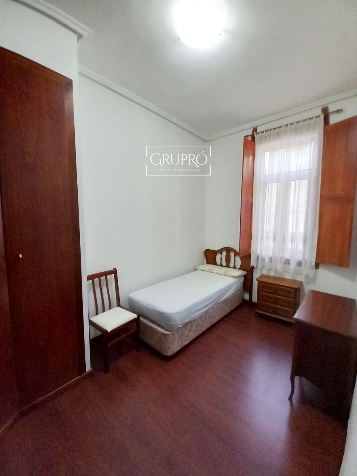 PISO DE 3 HABITACIONES AMUEBLADO EN TOMÁS ALONSO (BOUZAS)