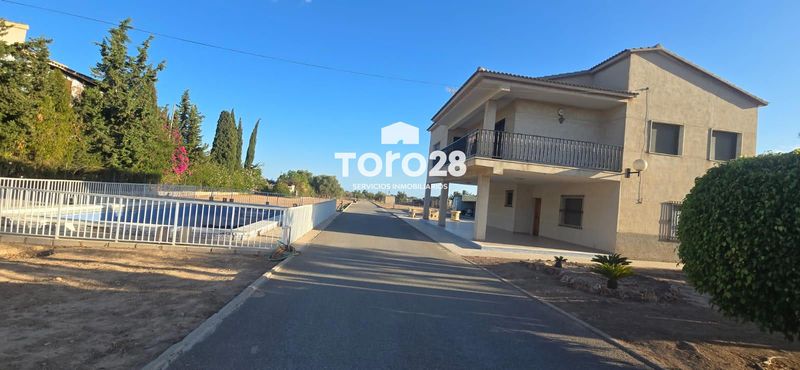 Chalet Independiente en venta Elche/Elx, Alicante. Ref: 1690. Inmobiliaria Toro28 S.L.