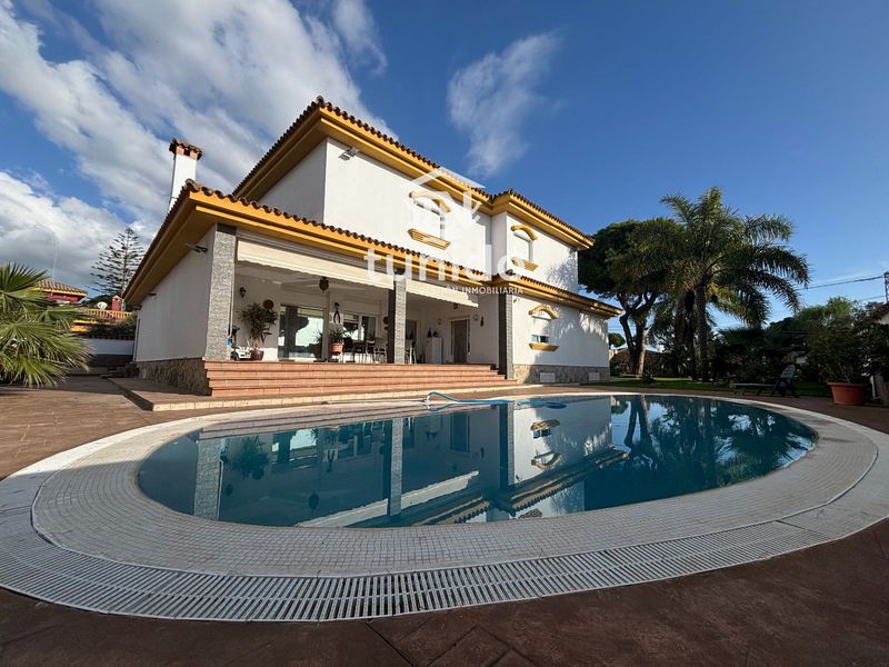 Chalet Independiente en venta Chiclana de la Frontera, Cádiz. Ref: 1003. Tu Nido Gestión Inmobiliaria