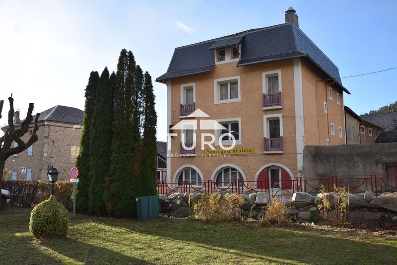 Cases en venda Latour-de-Carol, Département des Pyrénées-Orientales. Ref: 2150. Turó Property Services