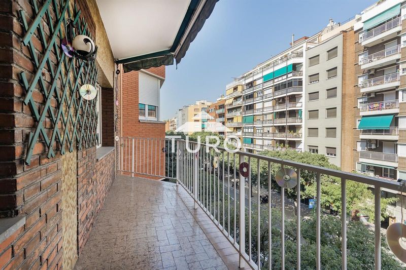 Piso en venta Barcelona. Ref: 2445. Turó Property Services