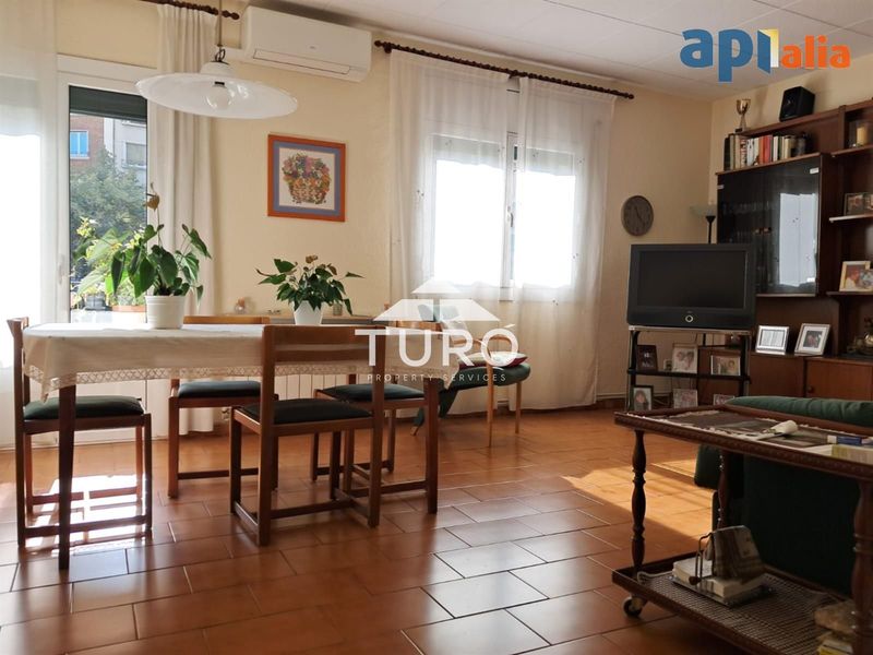 Flat for sale Barcelona. Ref: 2462. Turó Property Services