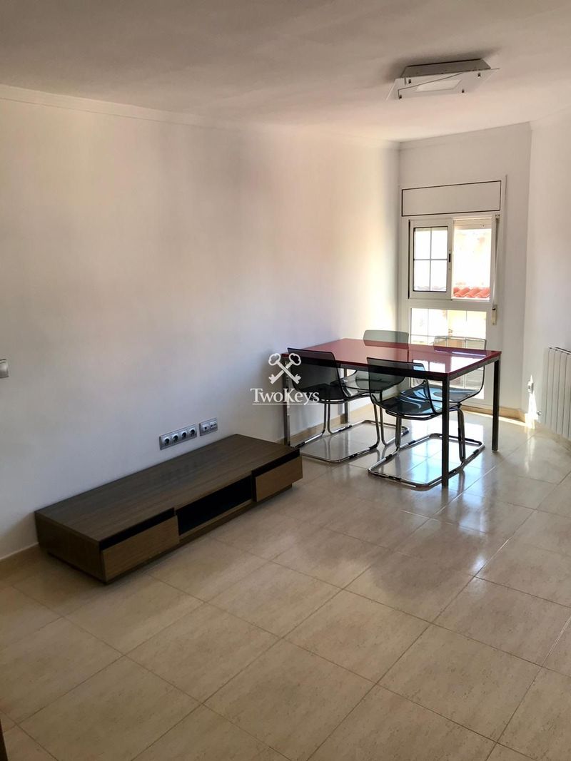 квартира на продажу  в Badalona, Barcelona . Ref: 2006. TwoKeys