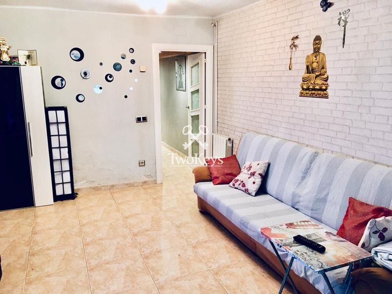 квартира на продажу  в Santa Coloma de Gramenet, Barcelona . Ref: 2207. TwoKeys