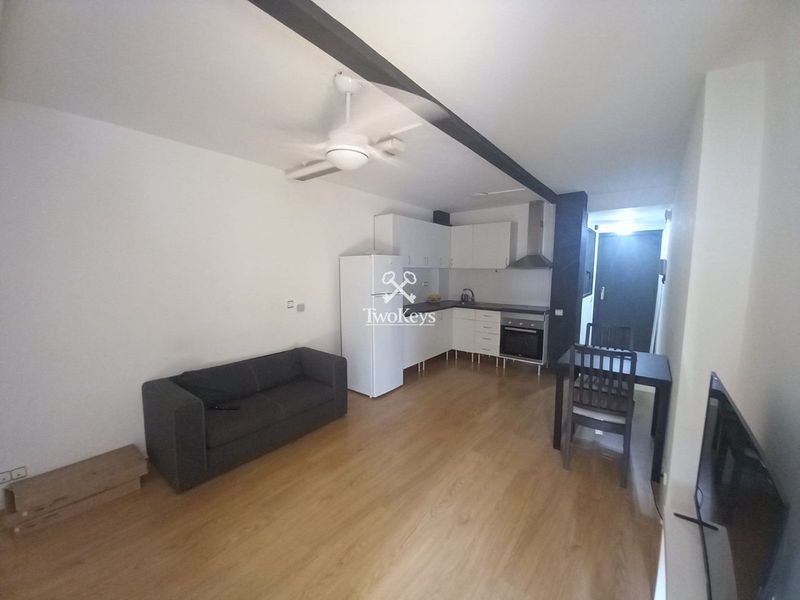 Flat for rent  in Badalona, Barcelona . Ref: 2223. TwoKeys