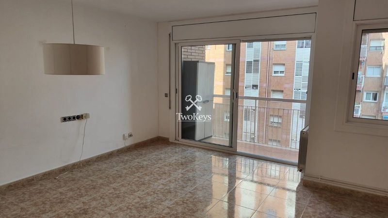 Flat for rent  in Badalona, Barcelona . Ref: 2257. TwoKeys