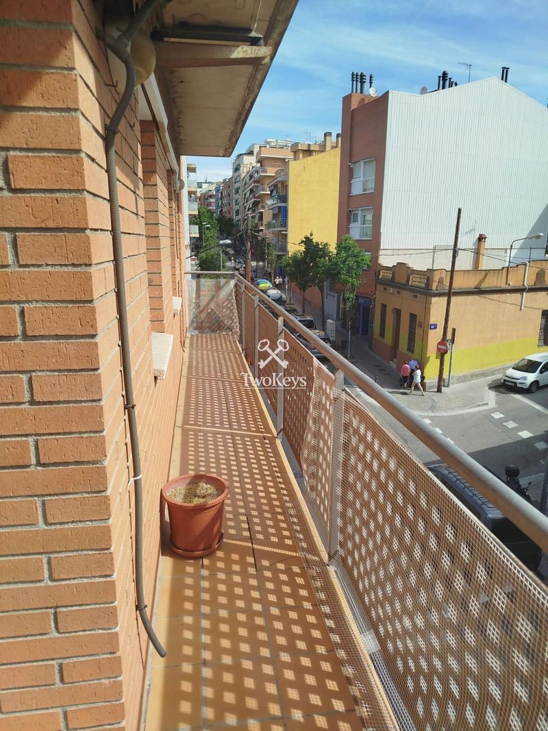 квартира на продажу  в Badalona, Barcelona . Ref: 2325. TwoKeys