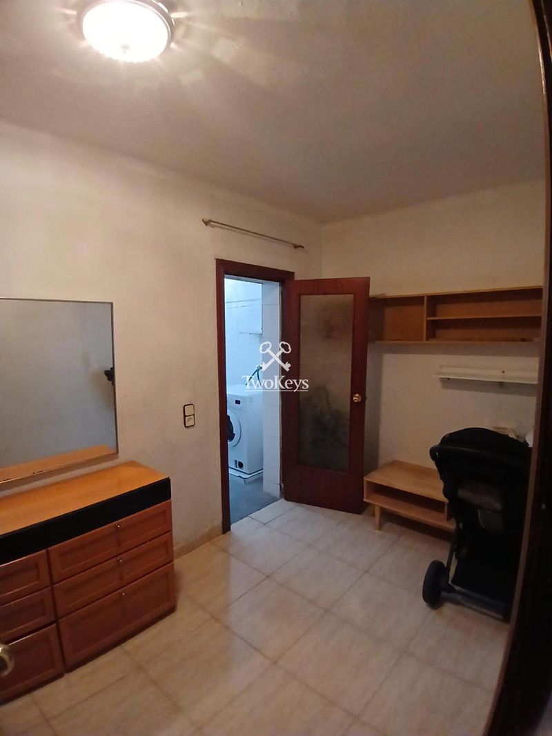 Flat for sale  in Badalona, Barcelona . Ref: 2327. TwoKeys
