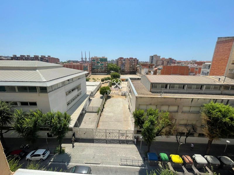Piso en venta  en Badalona, Barcelona . Ref: 2331. TwoKeys